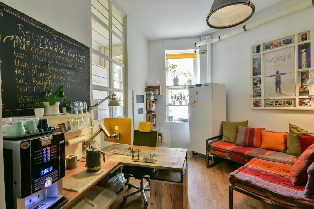 Kiez Hostel Berlin reception